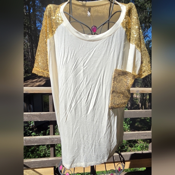 Rich Coco Tops - Rich Coco Gold Sequin Sleeve & Pocket Short Sleeve Tee SzXXL NWOT